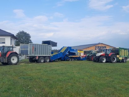 Bild 7:Maisballenpressen