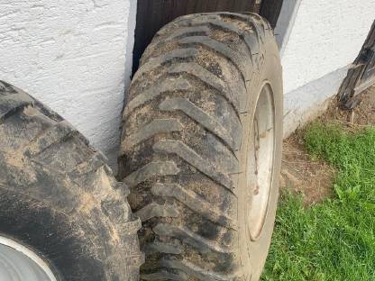 Bild 2:Anhängerkompletträder 385/65 R22,5