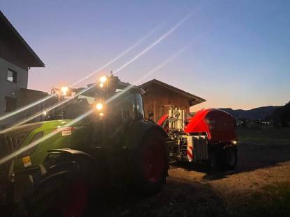 Bild 3:Ballen pressen