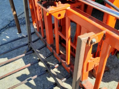 Bild 6:Kuhn Siloblockschneider Typ B1201 E