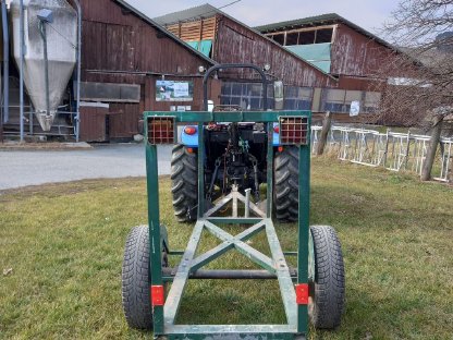 Bild 3:Holzanhänger