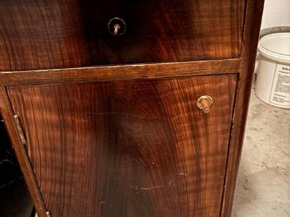 Bild 2:Verkaufe alte und wunderschöne Kleiderschränke