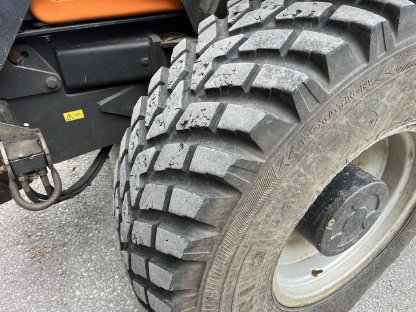 Bild 4:Kommunalfahrzeug JCB Fastrac 2140