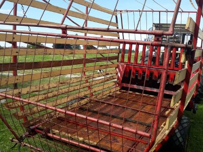 Bild 3:Ladewagen, Ballenanhänger