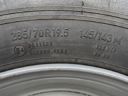 Bild 3:Kompletträder 285/70R19.5