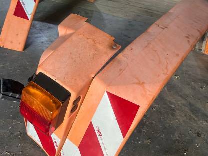 Bild 3:Steyr 9000 Serie Kotflügel hinten