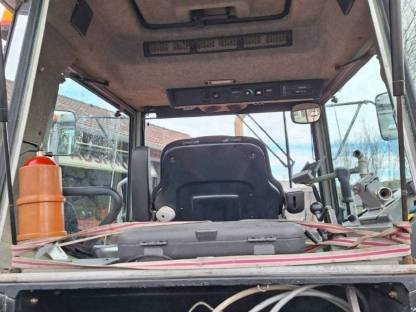 Bild 3:MF 3095, Bj. 1990, ca. 8.700 Bstd.