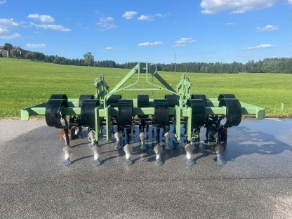 Verkaufe neuwertigen Leichtgrubber 2,5 m breit - Top Zustand