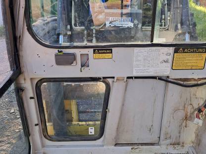 Bild 9:Bagger Kabine TB145
