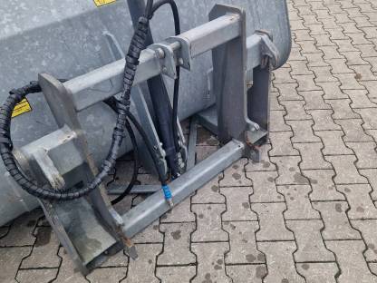 Bild 5:Hochkippschaufel