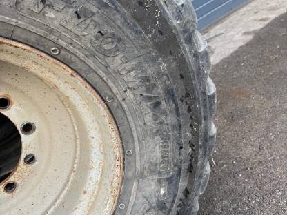 Bild 2:Reifen 650/55R26.5