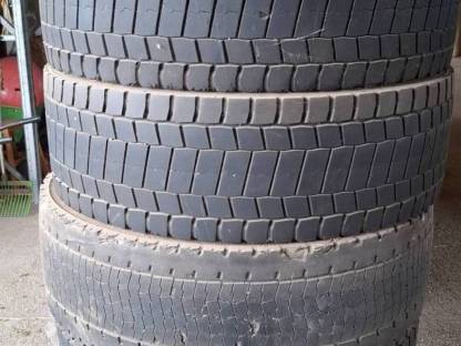 Bild 3:Lkw-Anhänger gebrauchte Reifen