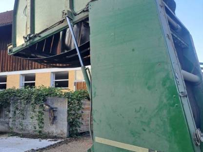 Bild 2:John Deere 550 Rundballenpresse