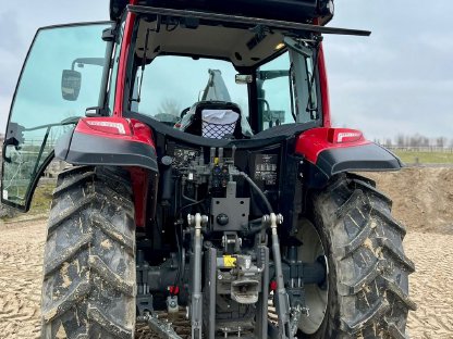 Bild 2:Valtra Traktor/Schlepper A75SH Bj. 2024 inkl. Frontlader