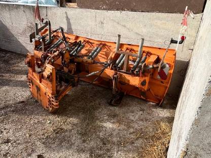 Bild 3:Hydrac Schneepflug LB-3-300
