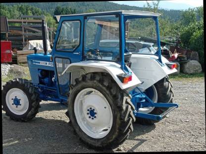 Bild 3:Traktor Ford 3600 Allrad