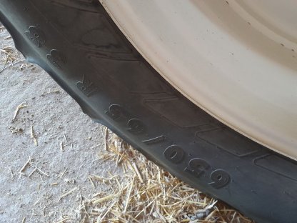 Bild 2:Traktorreifen 650/65 R38 Mitas SST