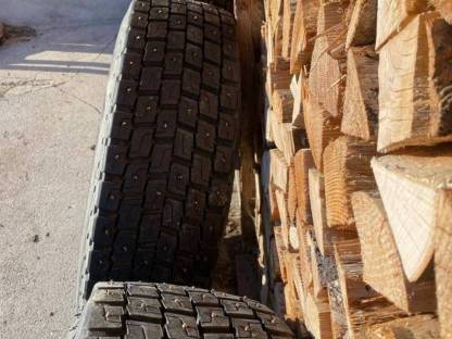 Bild 6:Spikereifen mit Felgen