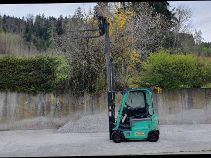 Bild 2:Mitsubishi Stapler, Zinkenversteller