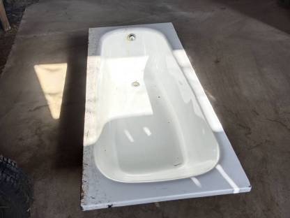 Verkaufe eine alte E-Mail Badewanne