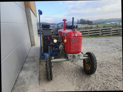 Bild 4:Steyr T84a Traktor