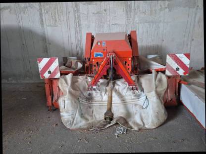 KUHN Frontmähwerk und Heckmähwerk