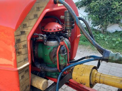 Bild 3:Lochmann Gebläse Spritze 1.500 l