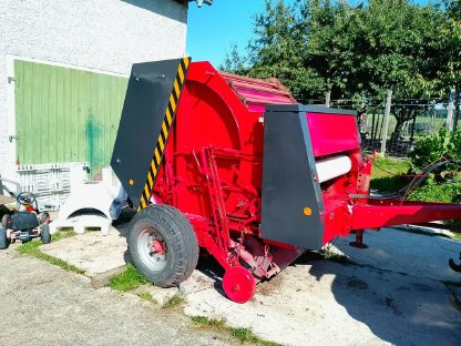 Bild 3:Rundballenpresse Krone KR160