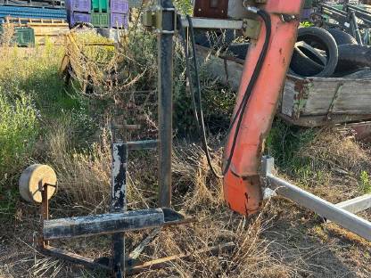 Bild 7:Weingartenspritze und Laubschneider