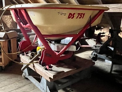 Verkaufe Düngerstreuer DS 751