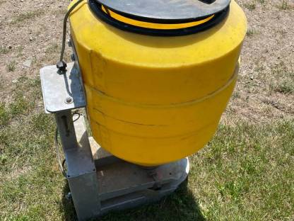 Bild 3:Kleinsamenstreuer APV