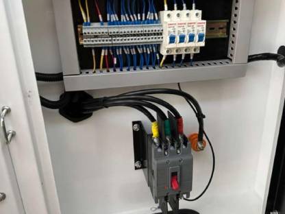 Bild 3:Stromaggregat 30 kW Diesel