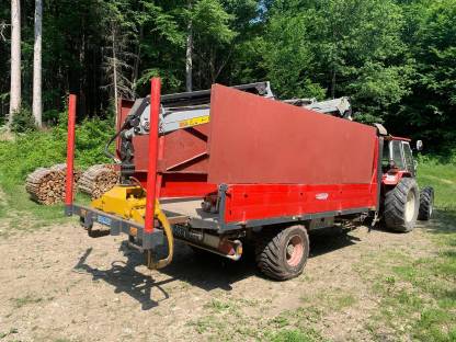 Bild 4:Kesla forstkran auf triebachs 3seiten kipper