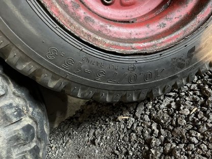 Bild 3:Reifen von Mengele Miststreuer