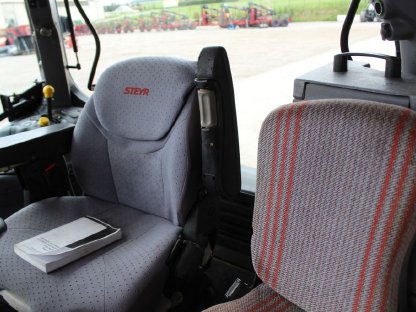 Bild 8:Steyr 4115 Profi