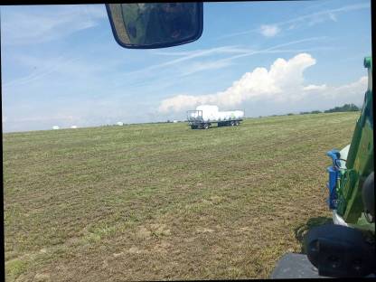 Bild 2:Verkaufe Gras/Rotklee-Silage