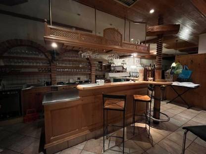 Bild 2:Heurigenschank und Buffet/Vitrine komplett inkl. Kühlladen