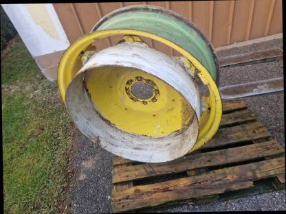 Bild 2:36 Zoll Felge John Deere