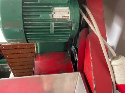 Bild 4:Obstpresse mit Mühle Voran 100 P1