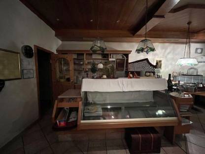 Bild 8:Heurigenschank und Buffet/Vitrine komplett inkl. Kühlladen