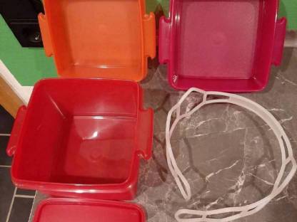 Bild 2:Tupperware-Set mit Haltegriff