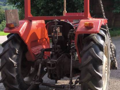 Traktor Massey Ferguson 135