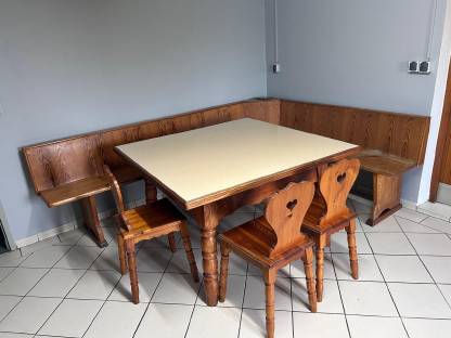 Eckbank, Tisch und Sessel