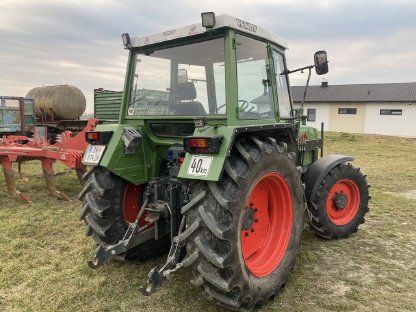Bild 4:Fendt + Frontlader 305 LSA Stoll Farmer 309 307 308 F15
