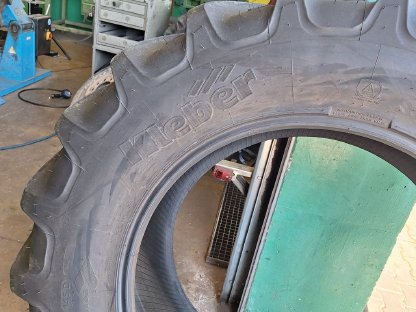 Bild 3:Traktorreifen 540/65 R34