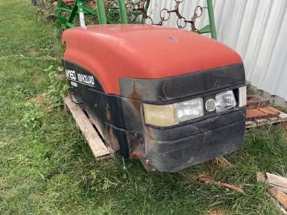 Bild 2:Motorhaube New Holland M160