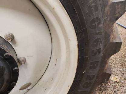 Bild 2:Kompletträder 540/65 R38 + 440/65 R28 Michelin Multibib