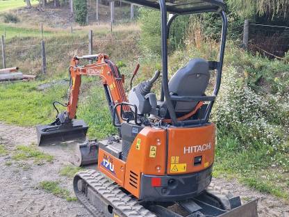 Bild 2:Bagger Hitachi Zaxis 17U