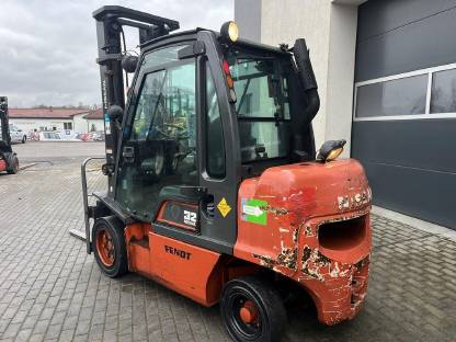 Bild 2:Stapler Nissan 32