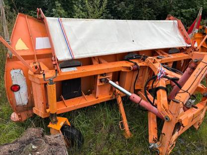 Bild 2:Schneepflug Kahlbacher LS 270